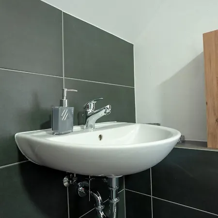 Serviceroom24 - Space In Herten Wlan - Smart-tv - 24-7 Check-in Und Kueche Apartment